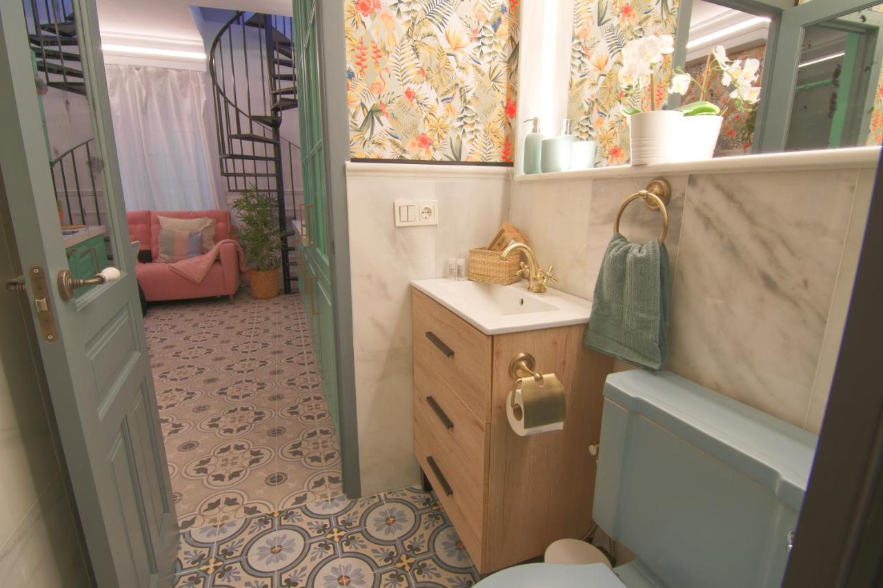 Mara'S Apartments Torremolinos La Mar - Beachfront Tiny House - Bajondillo Екстериор снимка