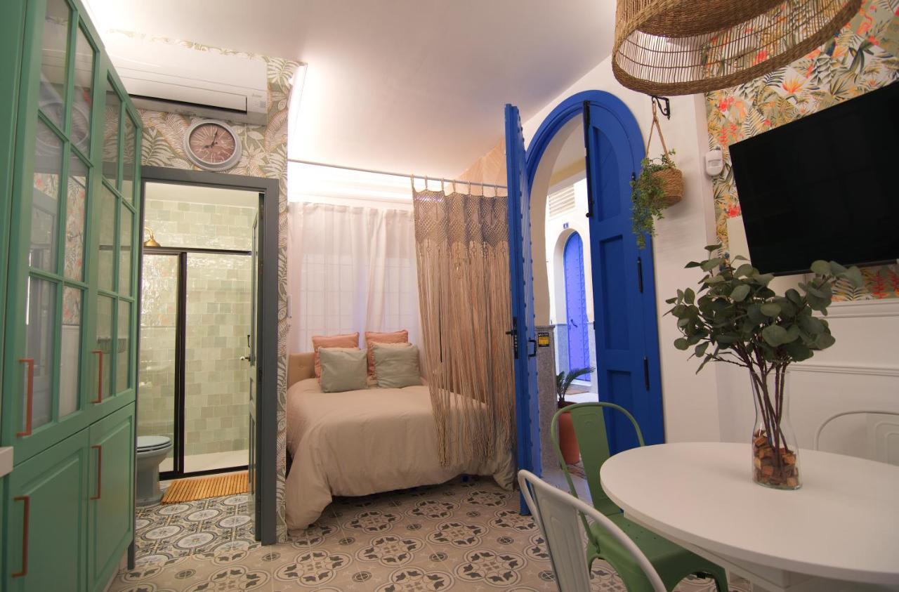 Mara'S Apartments Torremolinos La Mar - Beachfront Tiny House - Bajondillo Екстериор снимка